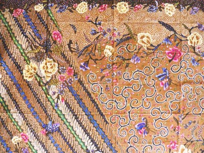 Jawa Hokokai batik tulis from Pekalongan, densely patterned with flowers and butterflies